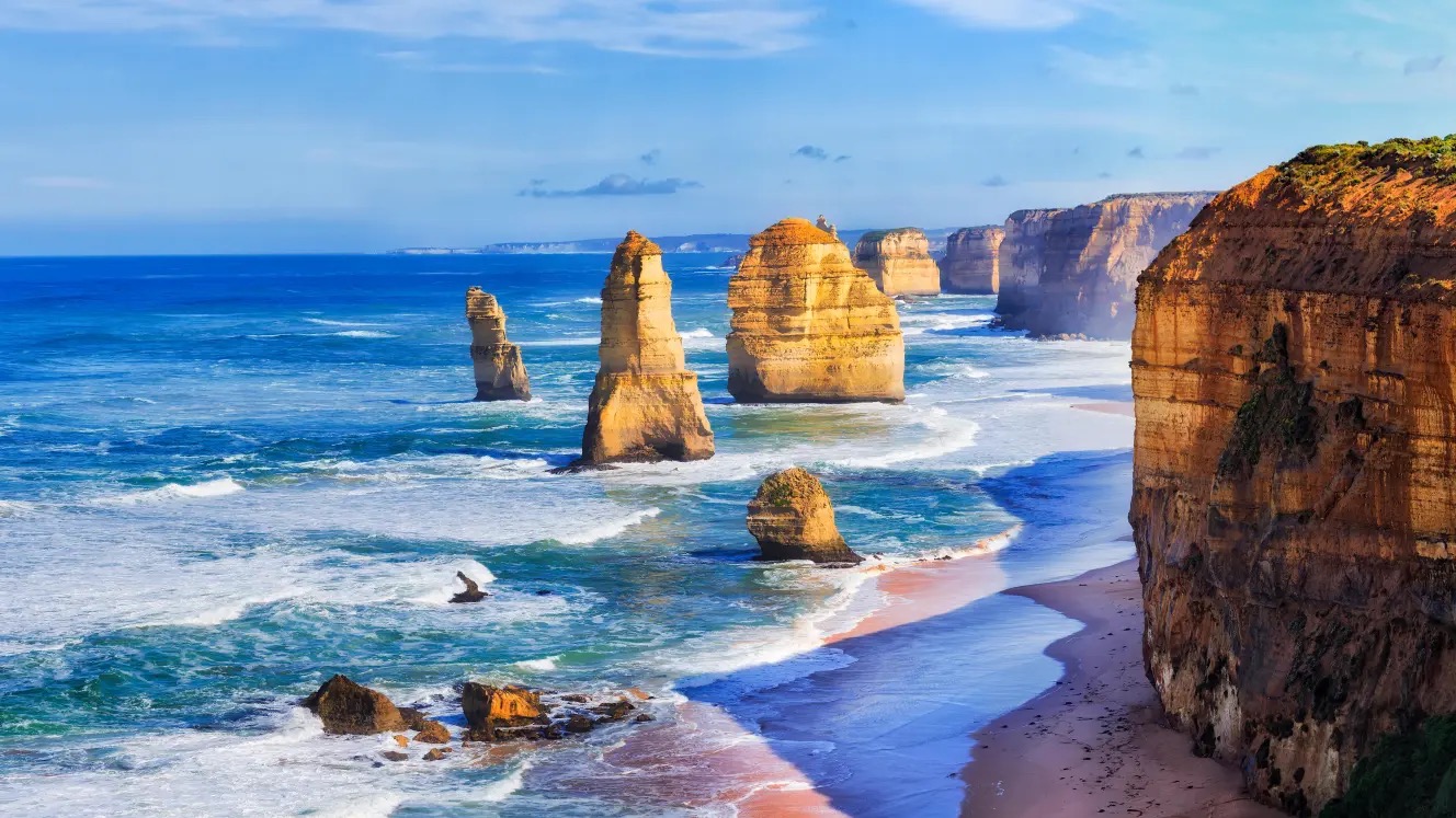 Stacks of cash? Australia to charge tourists to visit Twelve Apostles